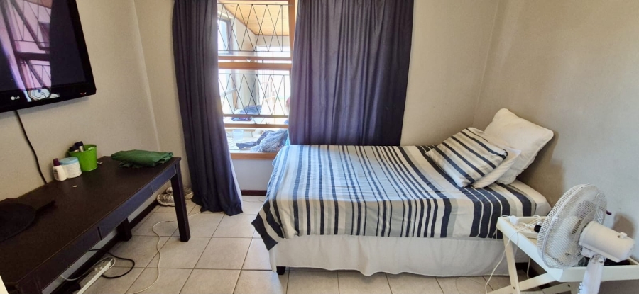 4 Bedroom Property for Sale in Overbaakens Eastern Cape